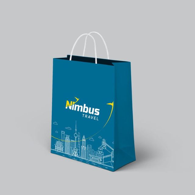 企業訂製手提紙袋，印有燙金 Logo 及品牌圖案，適合零售及商務禮品包裝 - BeGiftHK