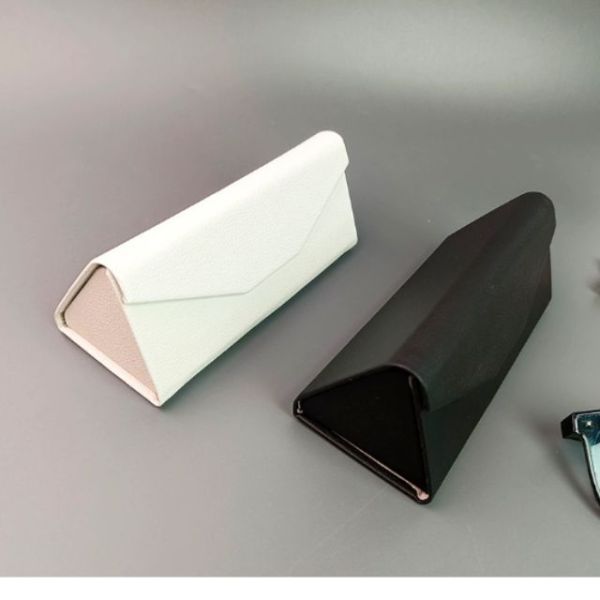 摺疊眼鏡盒訂製_三角形磁吸設計_黑色PU皮革壓印Logo_便攜眼鏡收納1