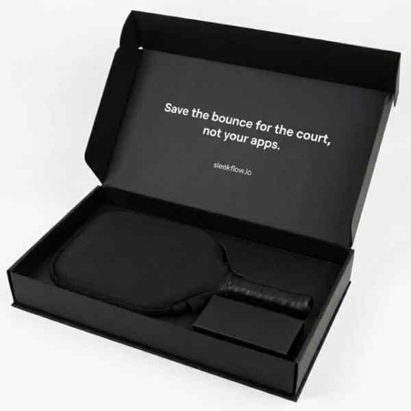 匹克球郵寄禮盒開箱體驗_盒蓋內側絲印幽默Slogan_環保紙板內托固定防刮拍套與配件暗盒