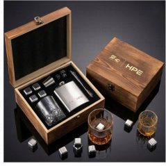 實木冰酒石禮盒訂製_HPE跨國科技企業週年紀念品案例_復古木盒燙金Logo_304不銹鋼速凍冰塊連水晶酒杯與酒壺_香港高階禮品訂製公司